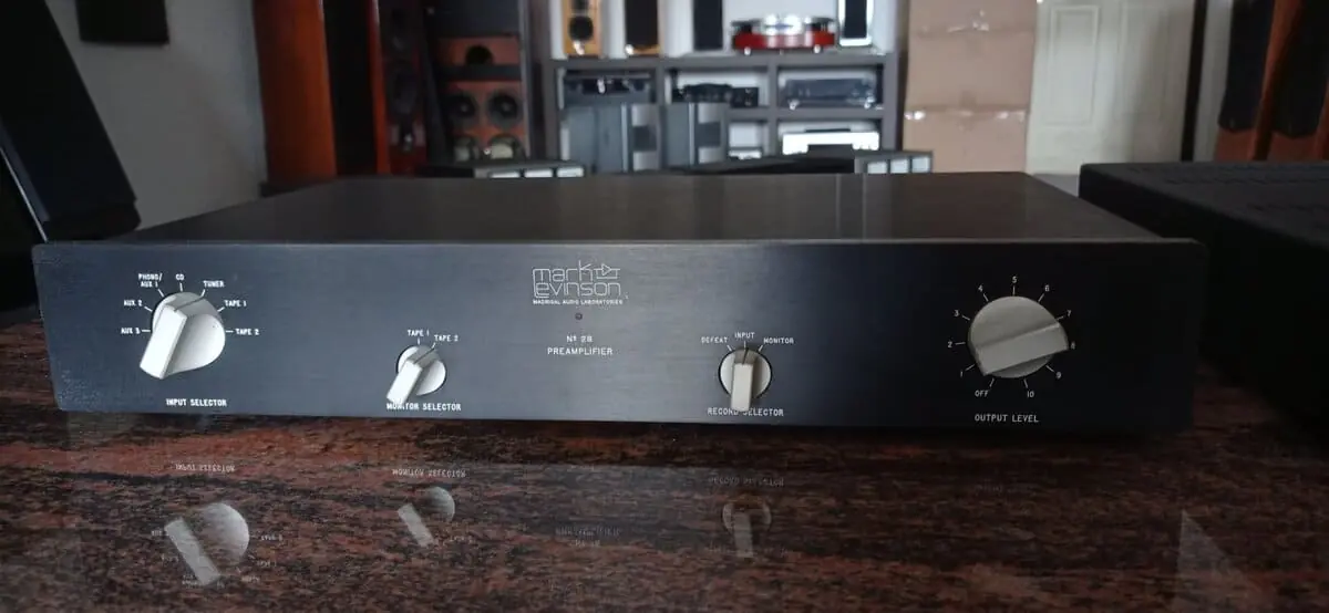 MARK LEVINSON NO. 28
